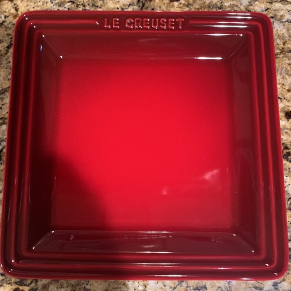 NWT Set of 2 Le Creuset Medium Oriental Square Plate w LC logo 21cm (Cerise) - Picture 9 of 14